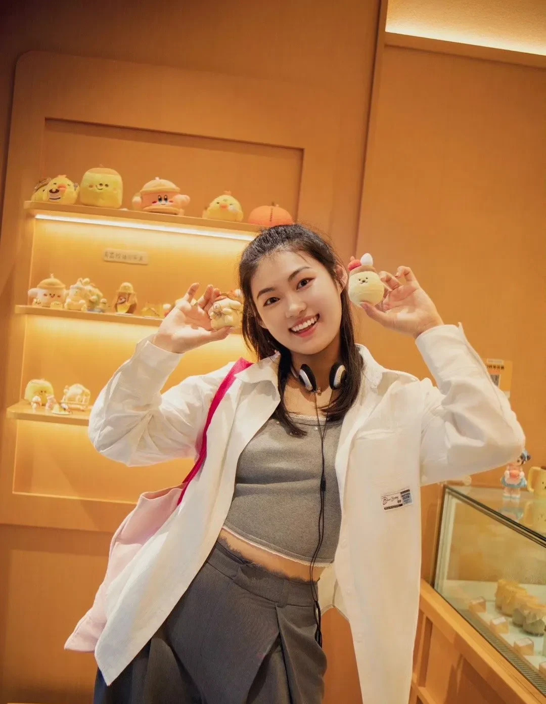 北京女篮战胜上海队,继续稳坐榜首的简单介绍 北京女篮战胜上海队,继续稳坐榜首的简单介绍