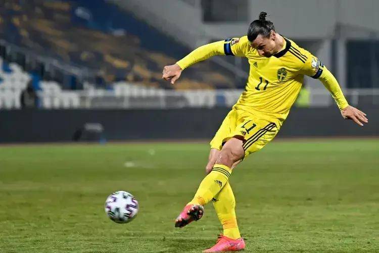 关于瑞典足球队勇夺关键胜利晋级下一轮的信息 关于瑞典足球队勇夺关键胜利晋级下一轮的信息