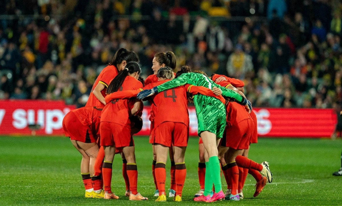 关于加拿大女足逼平澳大利亚，力保第三的信息