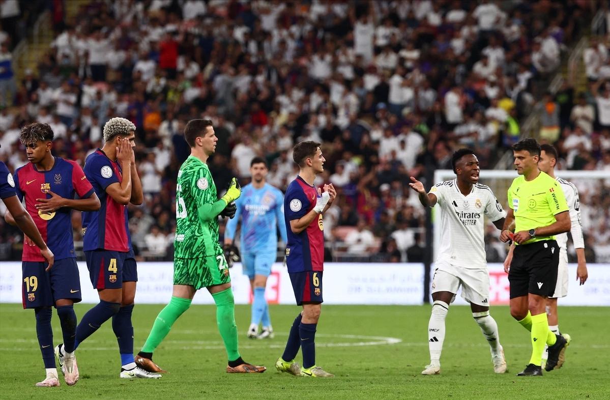 萨索洛门将扑点荣耀，帮助球队保持不败的简单介绍