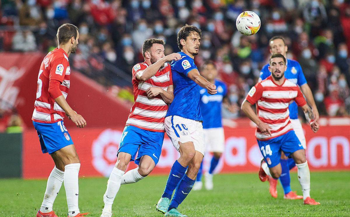 客场作战,巴黎圣日耳曼拼尽全力 客场作战,巴黎圣日耳曼拼尽全力