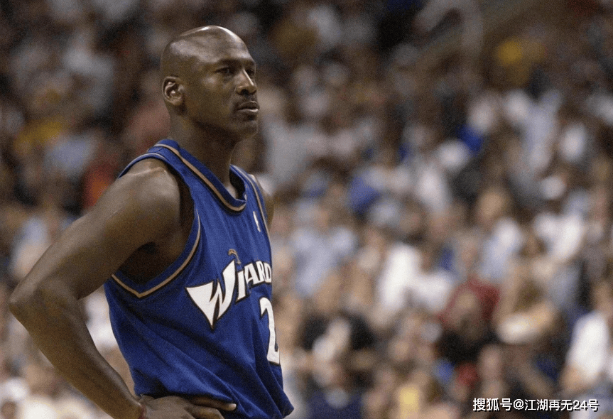 包含篮球巨星突然退役，球坛再添别样风采的词条