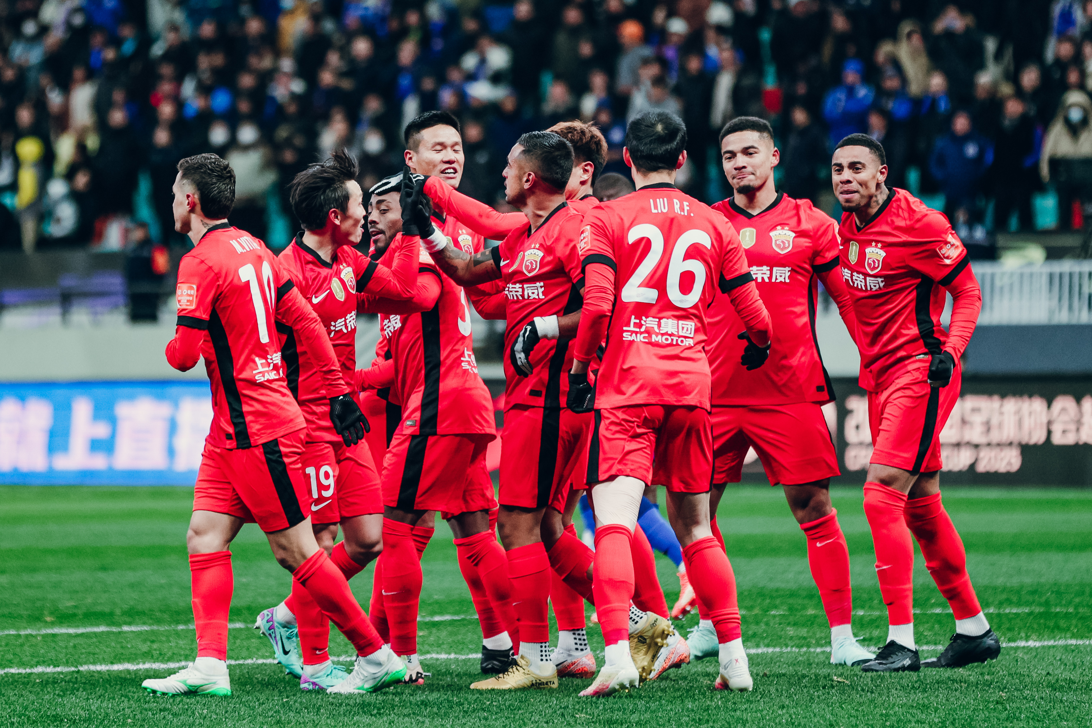 梅斯球队在一场对决中赢得胜利,取得积极进展 梅斯球队在一场对决中赢得胜利,取得积极进展