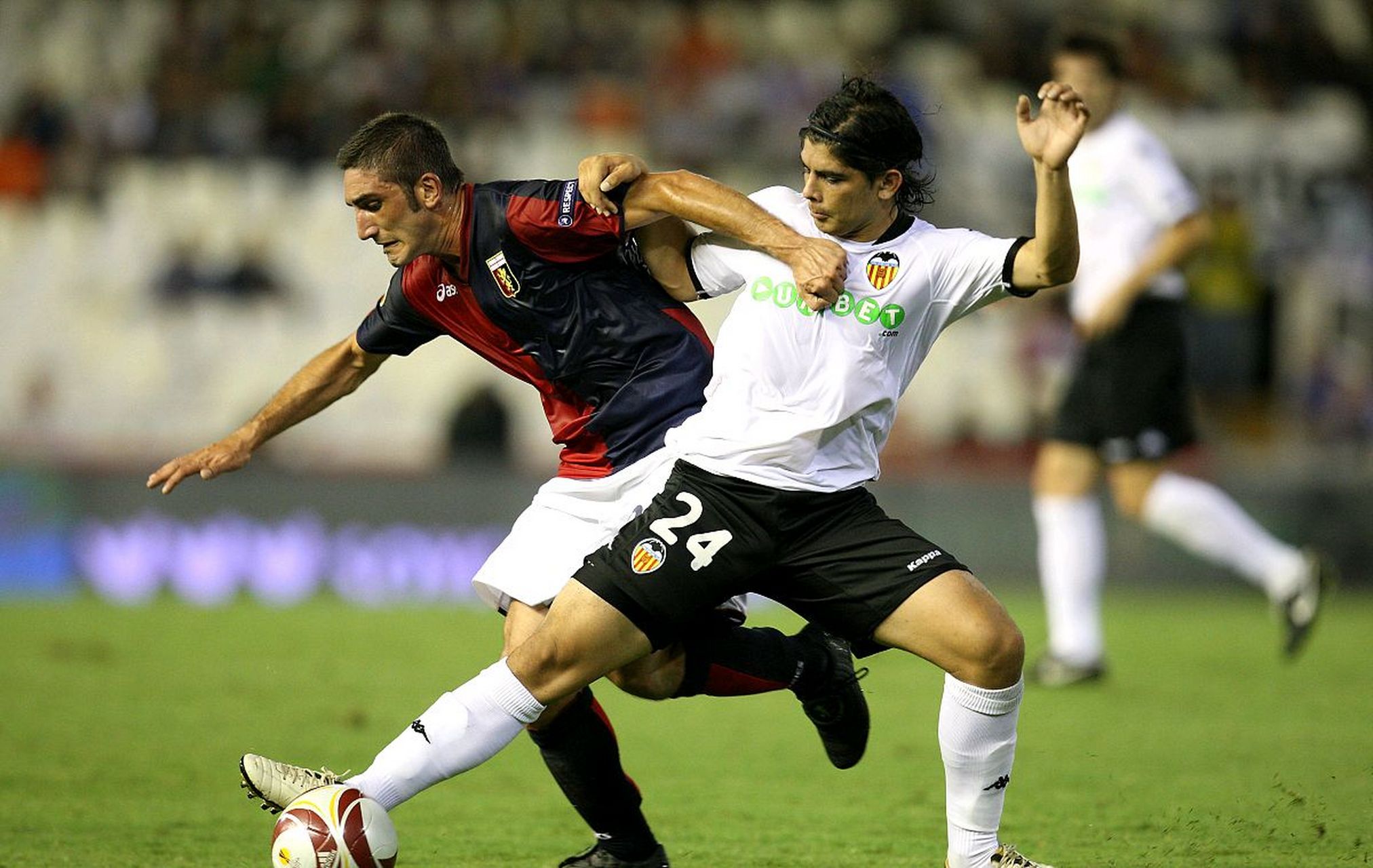 圣埃蒂安球迷为球队欢呼加油 圣埃蒂安球迷为球队欢呼加油