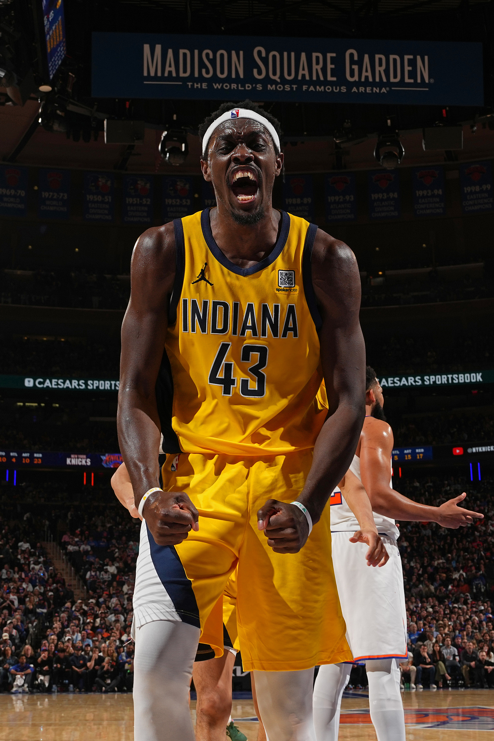 包含步行者队全队欢庆胜利,气氛蓬勃的词条 包含步行者队全队欢庆胜利,气氛蓬勃的词条