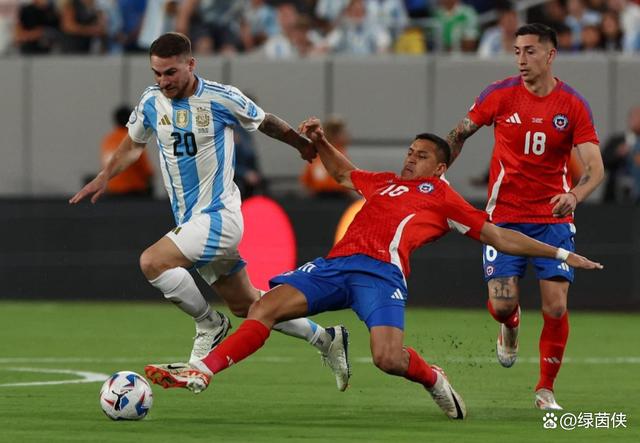 南美足球比赛中赛场上演绝杀