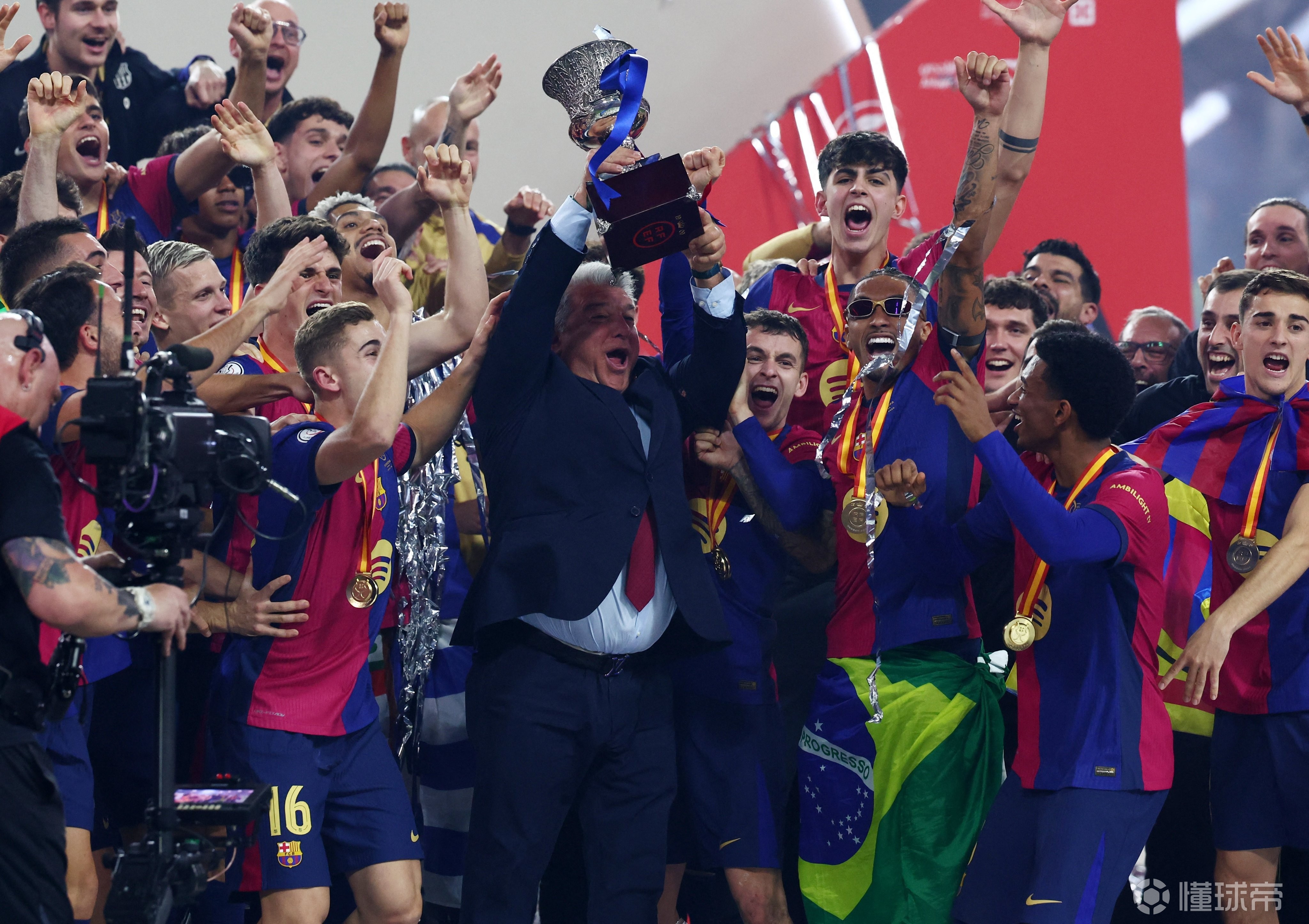 西班牙球队连胜欢腾，冲击冠军