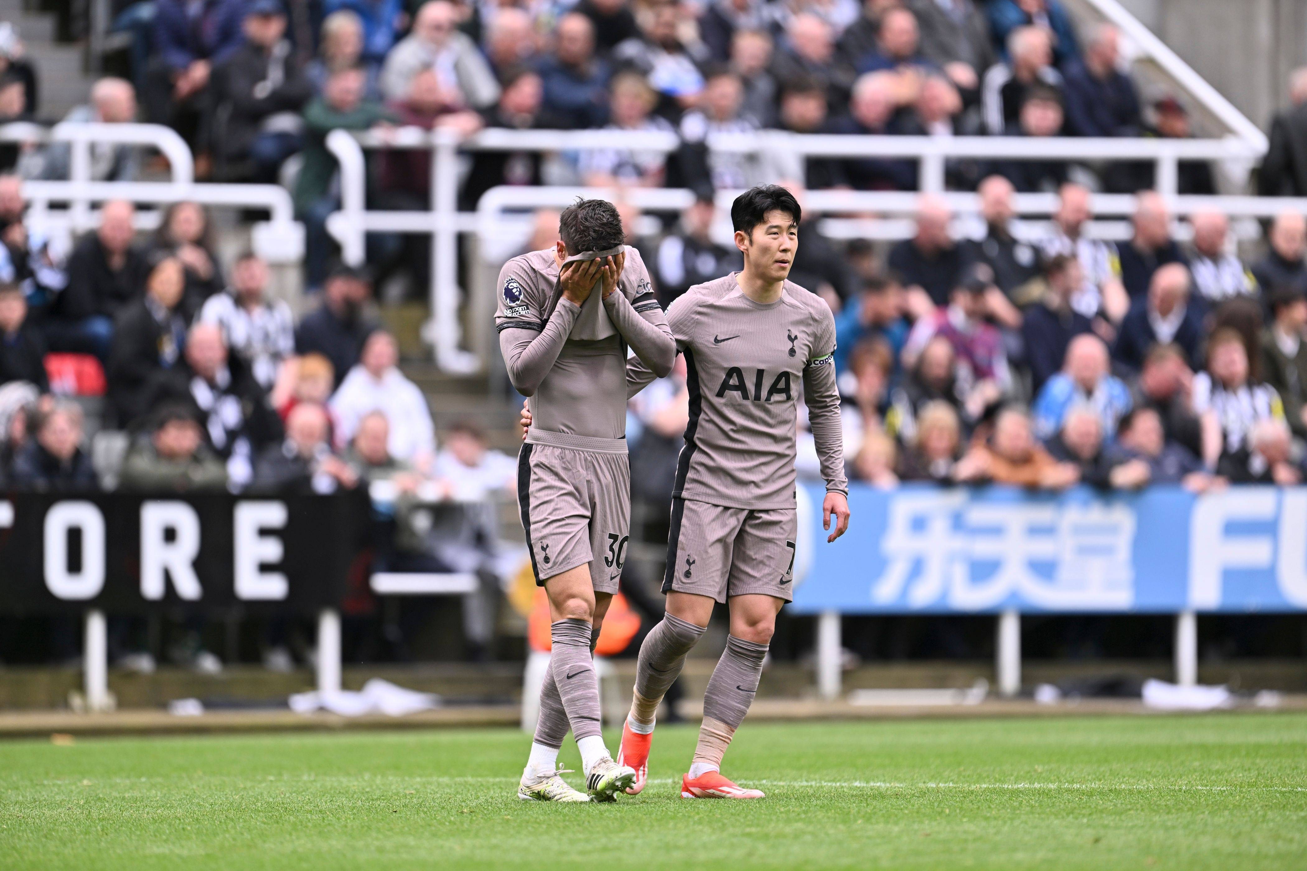 韩国球员受伤退出比赛 韩国球员受伤退出比赛