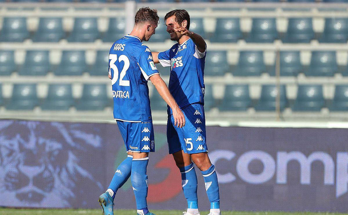 尼姆客场战平斯特拉斯堡,表现稳健 尼姆客场战平斯特拉斯堡,表现稳健