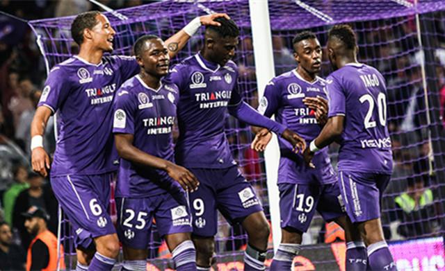 阿雅克肖足球俱乐部签约福克斯提振进攻 阿雅克肖足球俱乐部签约福克斯提振进攻