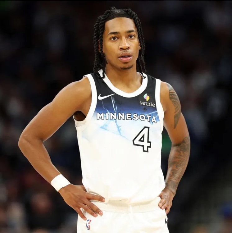 森林狼主教练展开新阵容调整,欲走出低谷的简单介绍 森林狼主教练展开新阵容调整,欲走出低谷的简单介绍