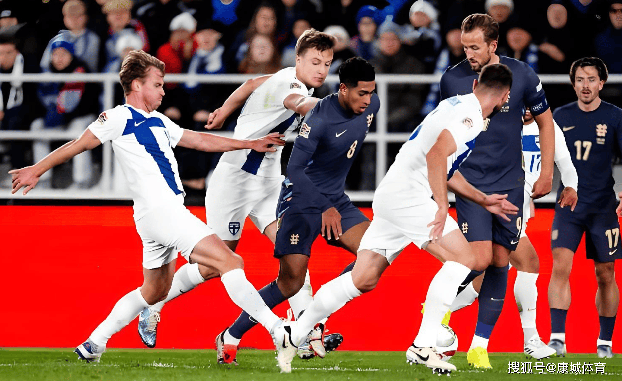 荷兰队在欧预赛中二比一战胜挪威 荷兰队在欧预赛中二比一战胜挪威