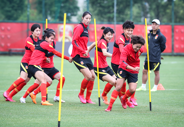 泰国女足国家队士气高昂备战比赛 泰国女足国家队士气高昂备战比赛