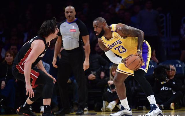 雄鹿全队发挥出色，击败老鹰保持不败