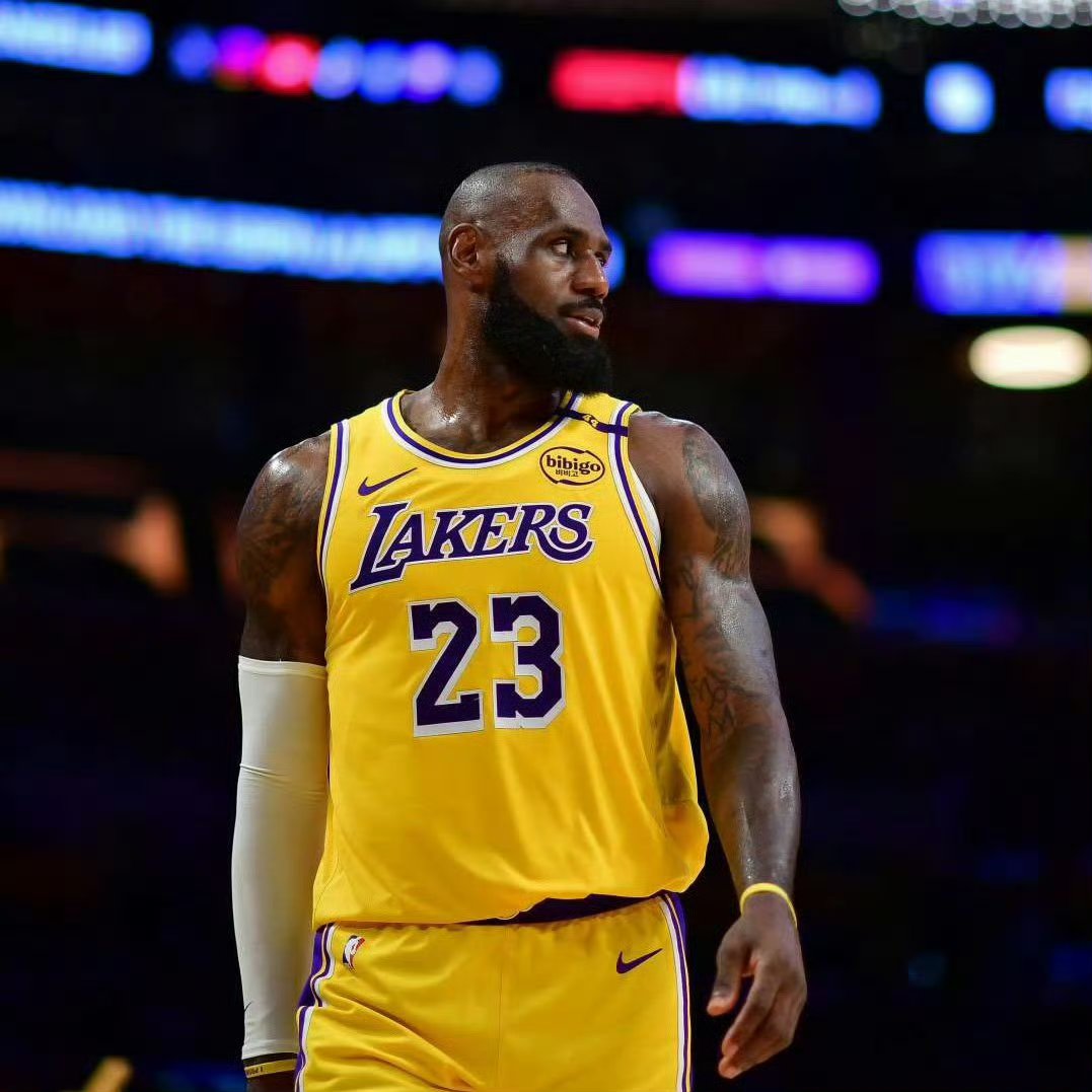 詹姆斯再次进军总决赛,湖人成为夺冠热门 詹姆斯再次进军总决赛,湖人成为夺冠热门