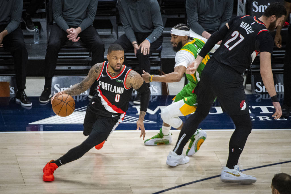 爵士不敌子弹遭遇三连败 爵士不敌子弹遭遇三连败