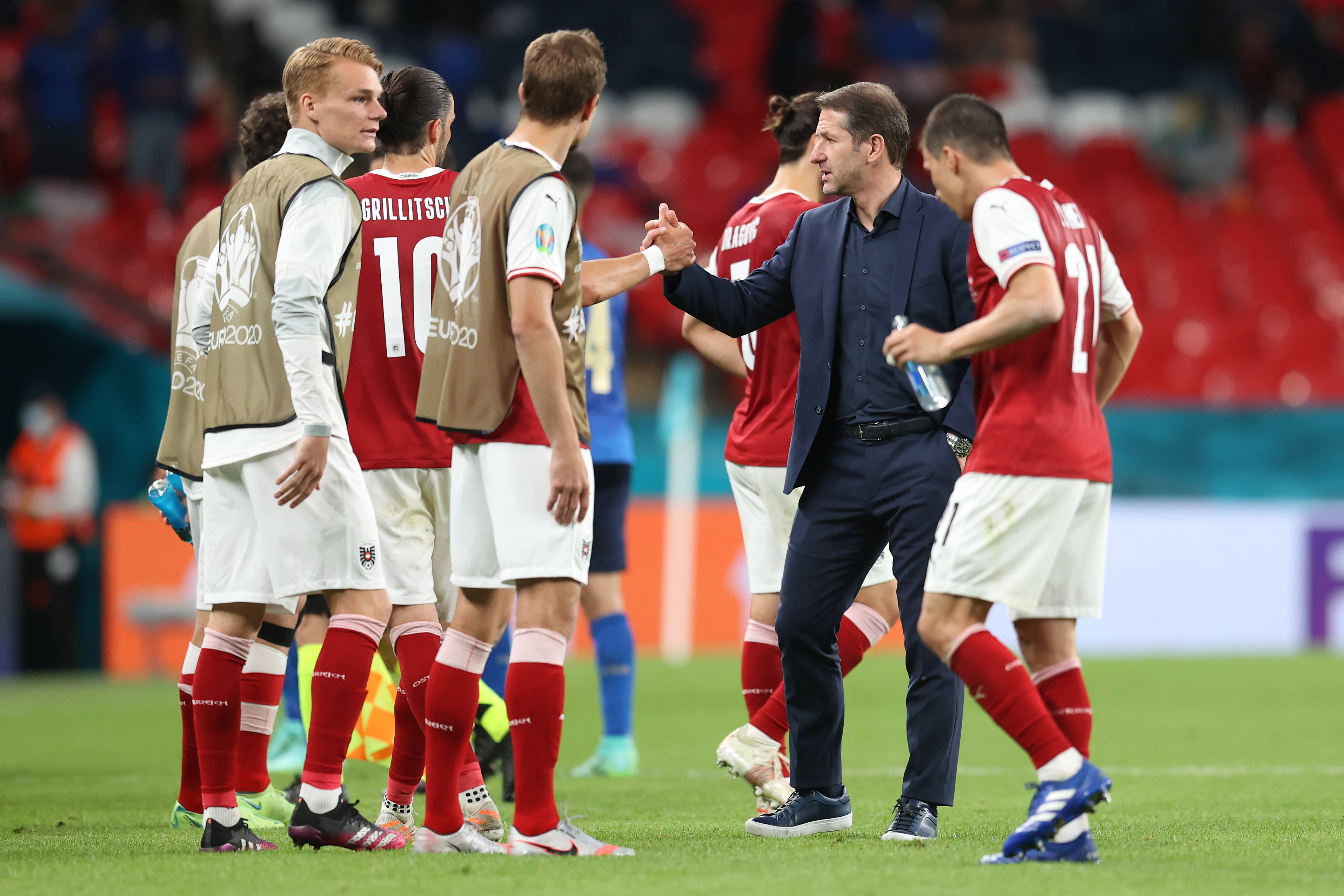 斯洛文尼亚队晋级欧锦赛,夺冠 斯洛文尼亚队晋级欧锦赛,夺冠