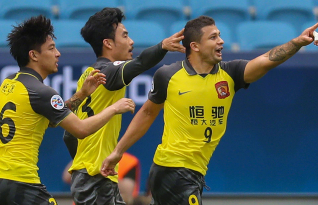 关于沙特阿尔奥罗巴表现良好，与澳大利亚争夺亚冠出线权的信息