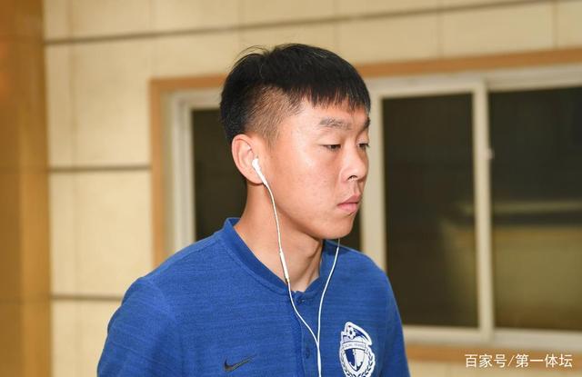 试训新秀翻身得意,球队发现新潜力 试训新秀翻身得意,球队发现新潜力