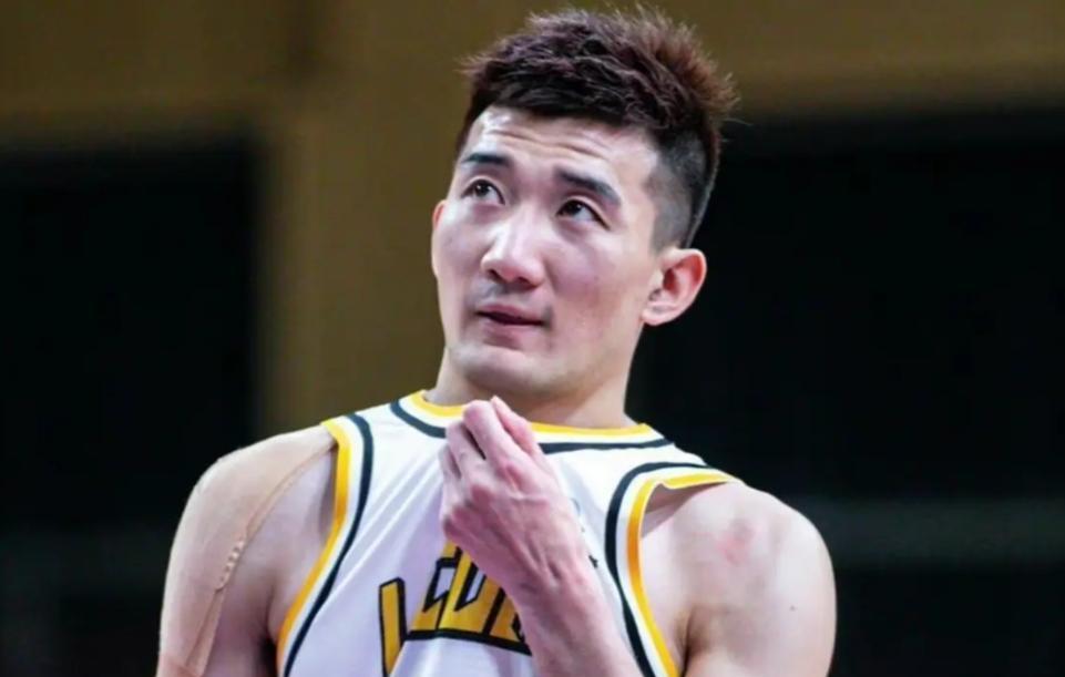 关于福建队鏖战深圳队，孙铭徽状态火热的信息